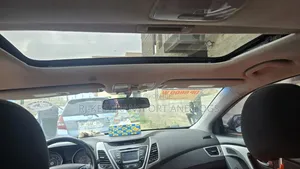 Hyundai Elantra 2016 Silver