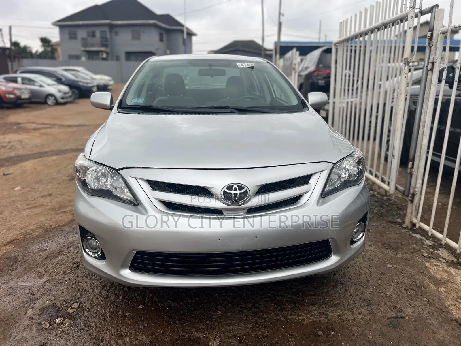 Toyota Corolla LE 4dr Sedan (1.8L 4cyl 4A) 2013 Silver