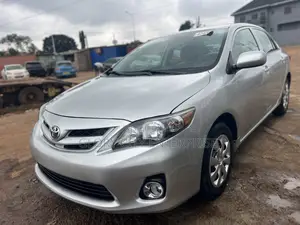 Toyota Corolla LE 4dr Sedan (1.8L 4cyl 4A) 2013 Silver