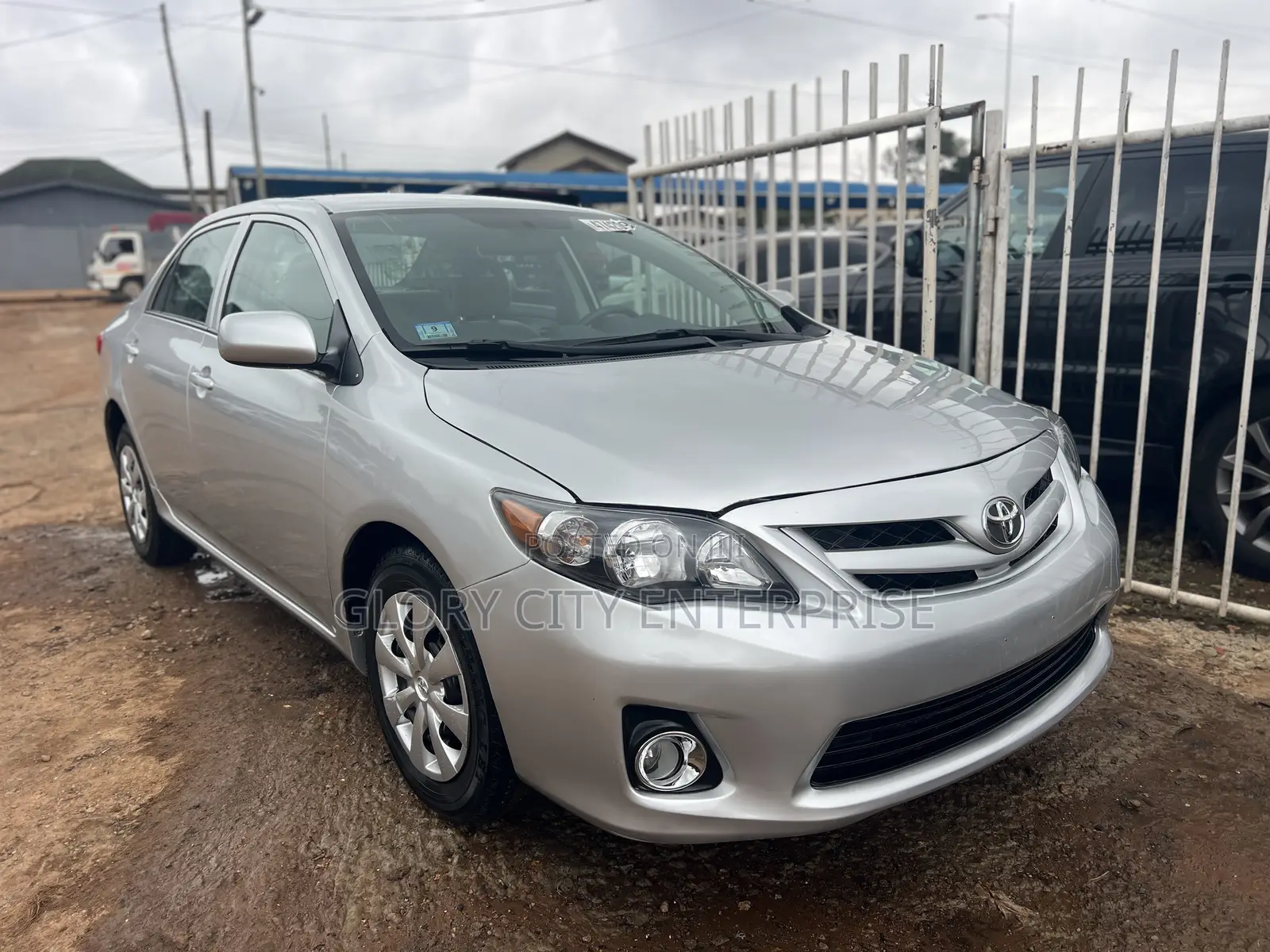 Toyota Corolla LE 4dr Sedan (1.8L 4cyl 4A) 2013 Silver