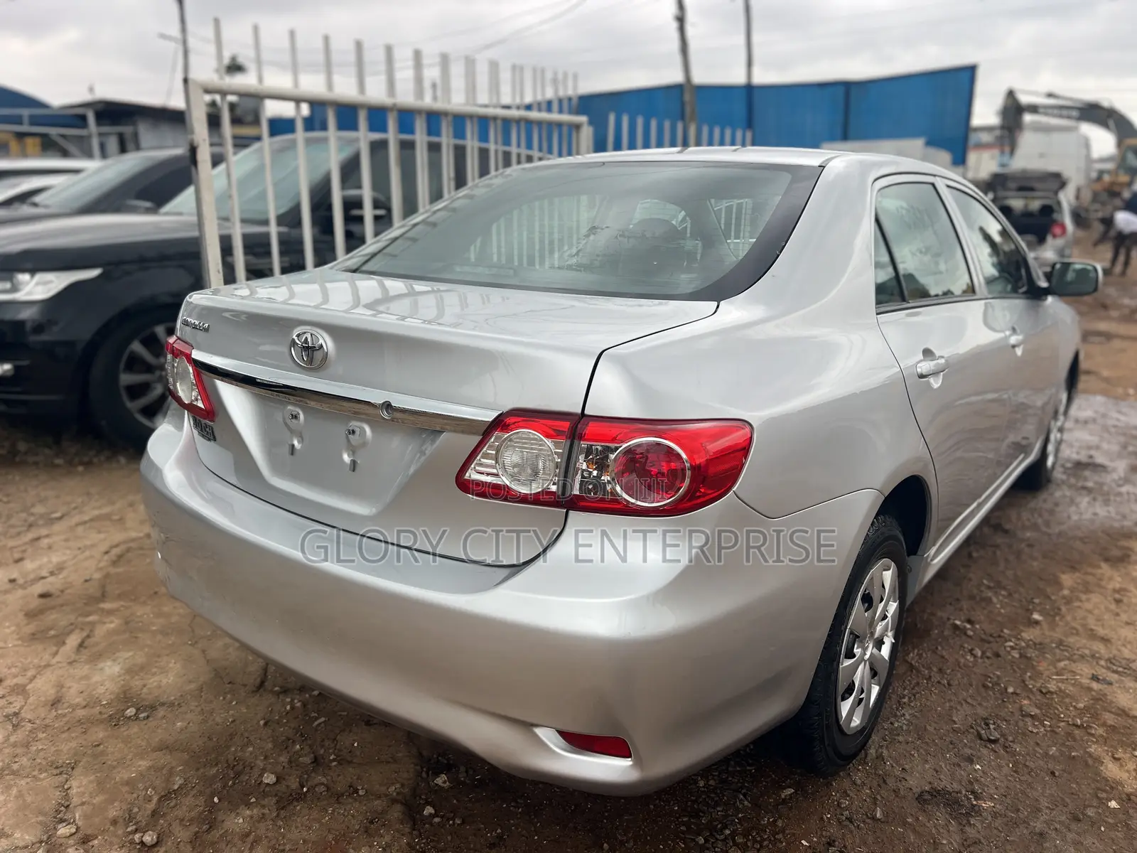 Toyota Corolla LE 4dr Sedan (1.8L 4cyl 4A) 2013 Silver