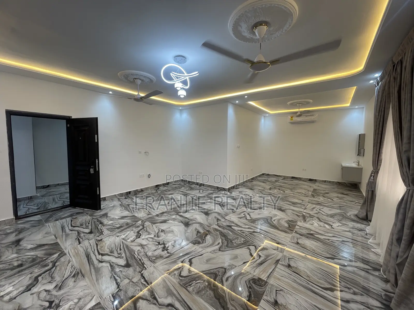 2bdrm Apartment in Franjie Realty, West Hills Mall Area for rent