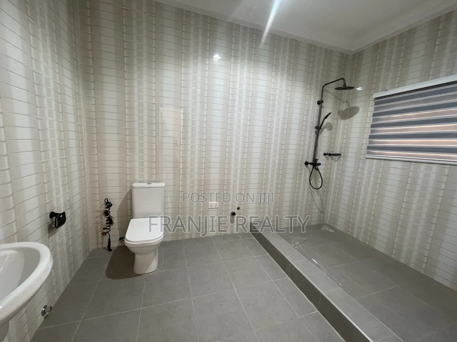 2bdrm Apartment in Franjie Realty, West Hills Mall Area for rent