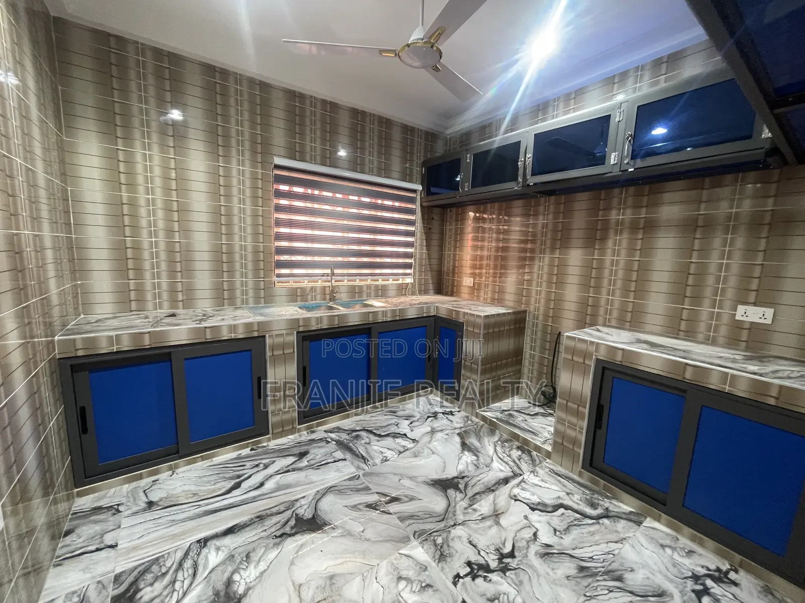 2bdrm Apartment in Franjie Realty, West Hills Mall Area for rent