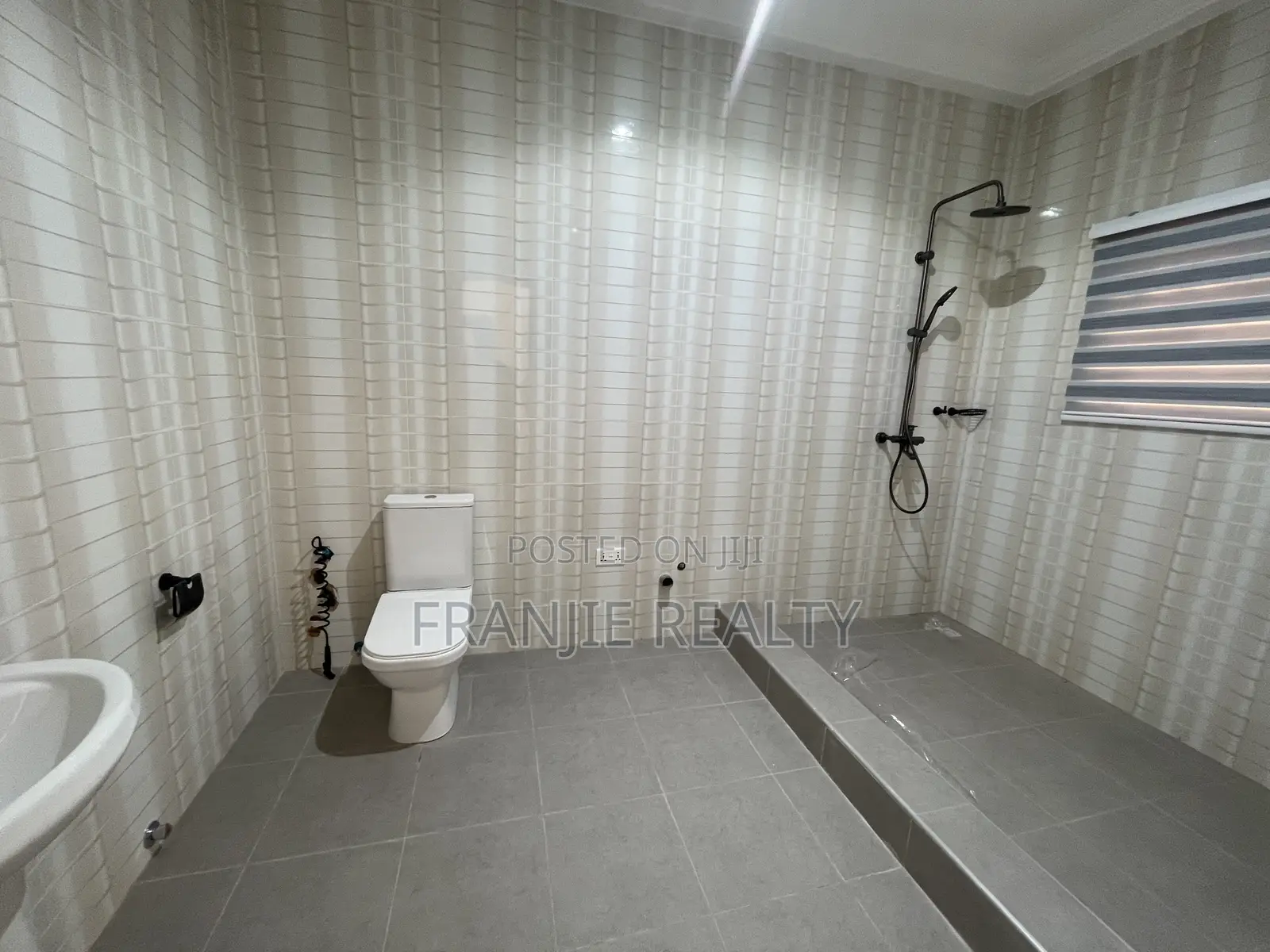 2bdrm Apartment in Franjie Realty, West Hills Mall Area for rent