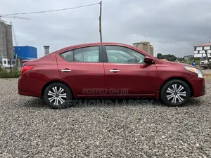Nissan Versa 1.6 SV 2017 Red
