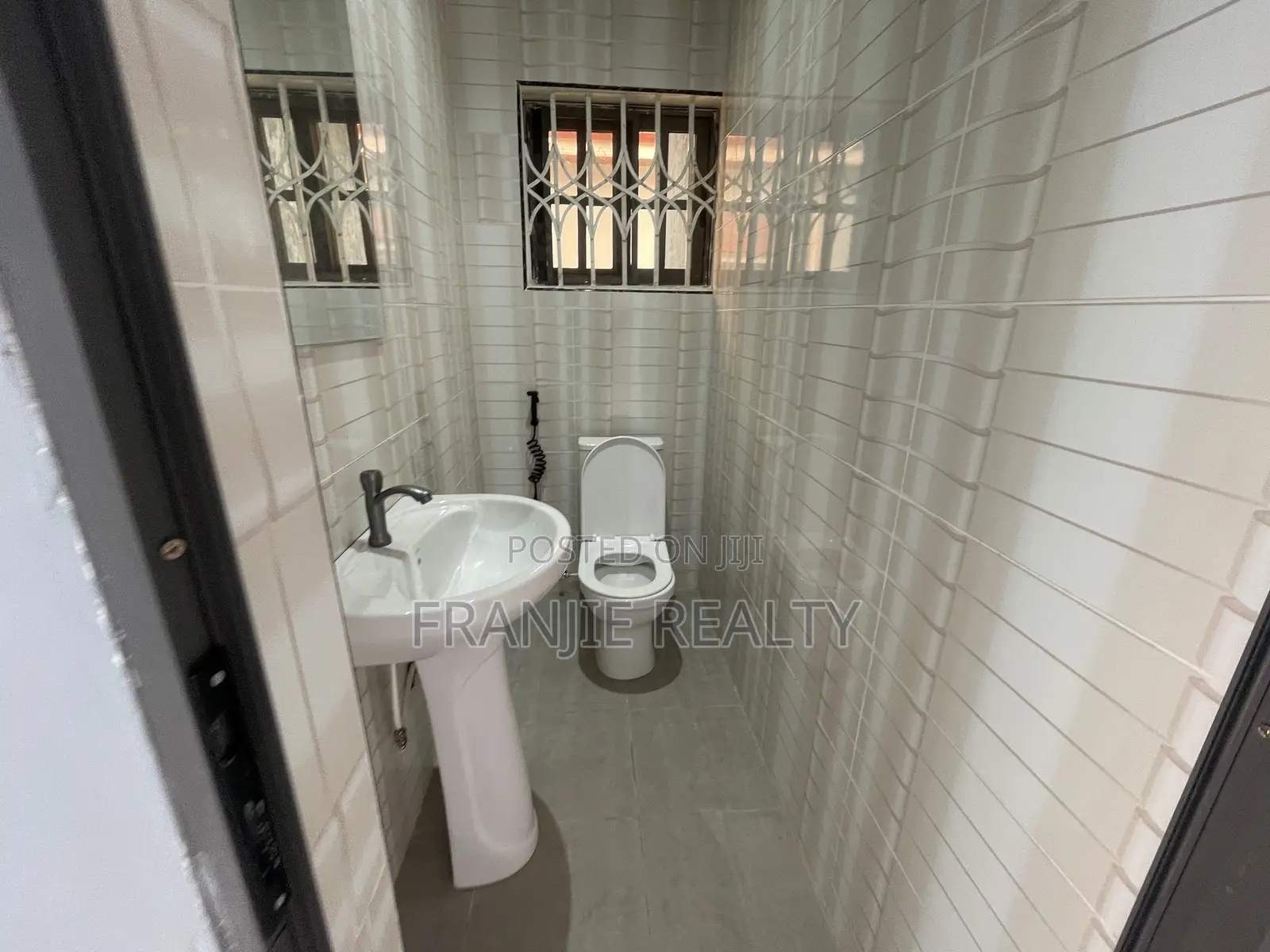 2bdrm Apartment in Franjie Realty, West Hills Mall Area for rent