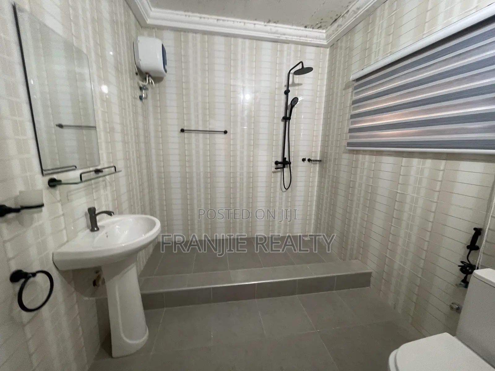 2bdrm Apartment in Franjie Realty, West Hills Mall Area for rent