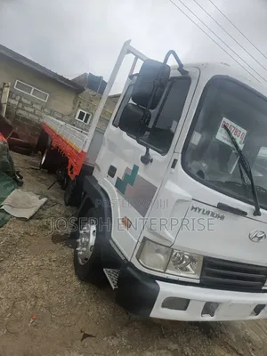 Hyundai 5ton Truck 2005 White
