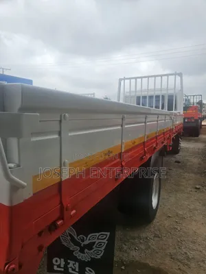 Hyundai 5ton Truck 2005 White
