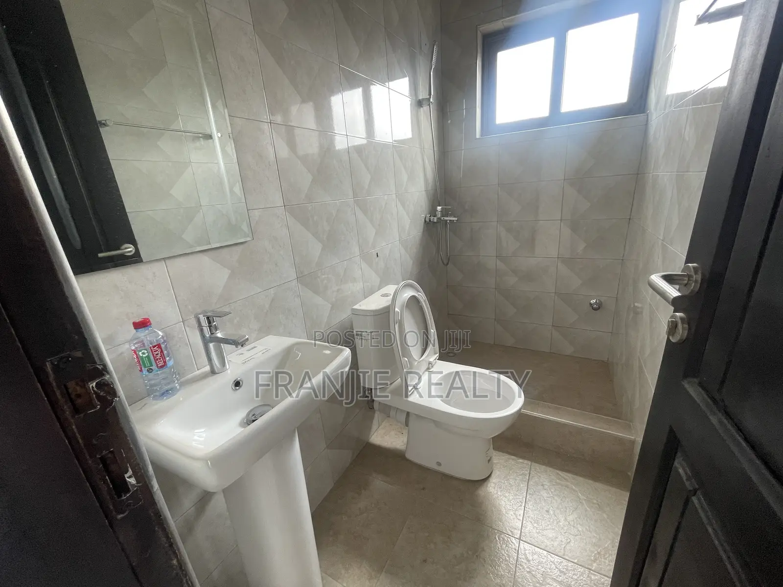 1bdrm Apartment in Franjie Realty, West Hills Mall Area for rent
