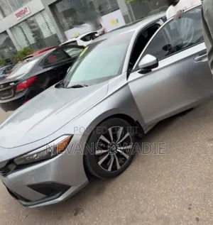 Honda Civic 2025 Silver