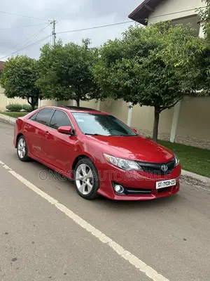 Toyota Camry SE 4dr Sedan (2.5L 4cyl 6A) 2014 Red