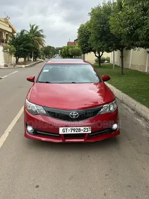 Toyota Camry SE 4dr Sedan (2.5L 4cyl 6A) 2014 Red
