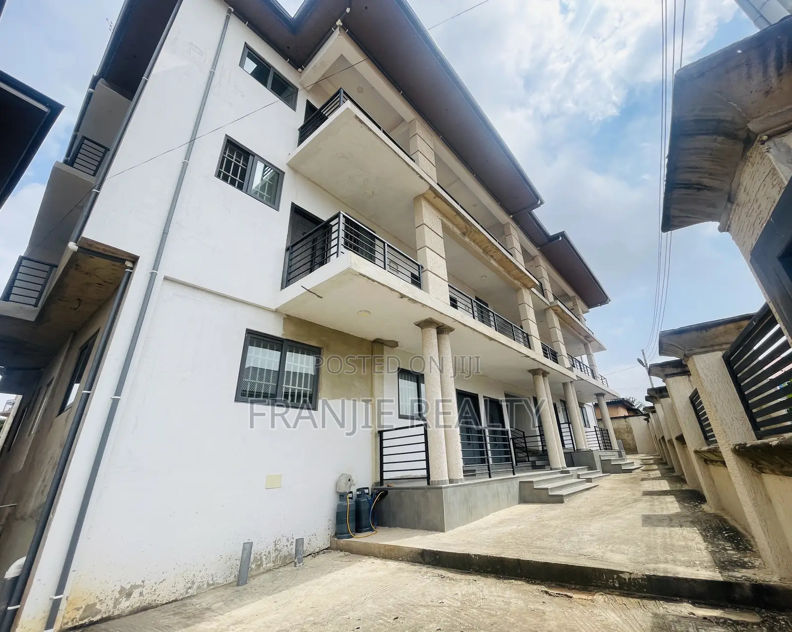 3bdrm Apartment in Franjie Realty, West Hills Mall Area for rent