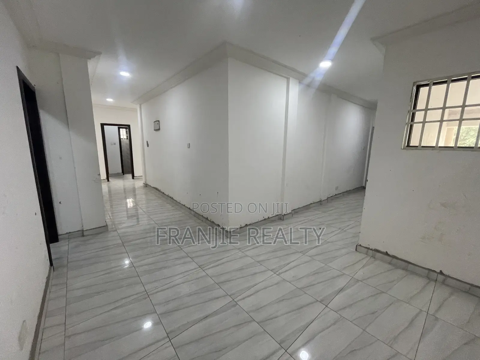 3bdrm Apartment in Franjie Realty, West Hills Mall Area for rent