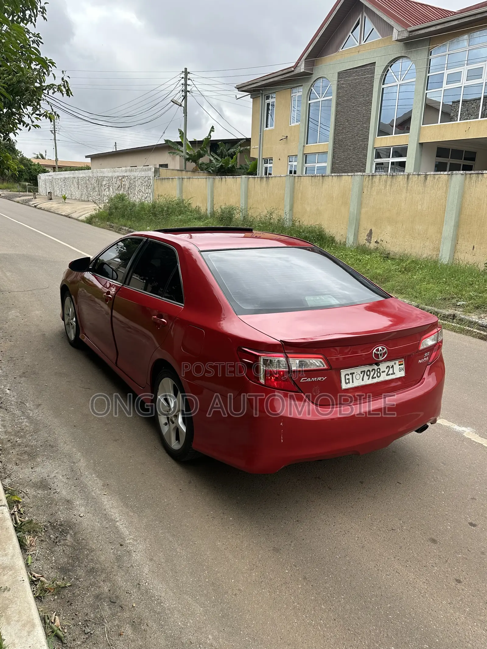 Toyota Camry SE 4dr Sedan (2.5L 4cyl 6A) 2014 Red