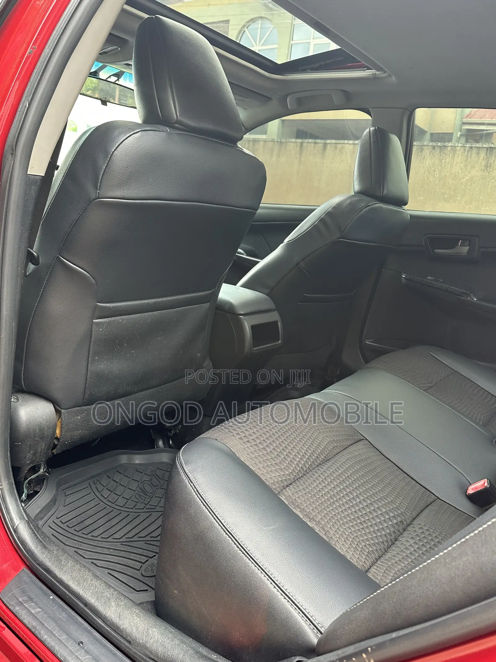 Toyota Camry SE 4dr Sedan (2.5L 4cyl 6A) 2014 Red