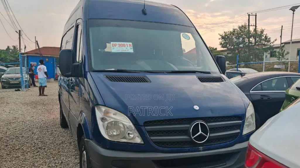 Mercedes-Benz Sprinter 2018 Blue