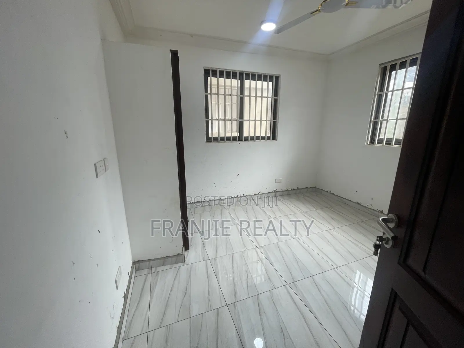 3bdrm Apartment in Franjie Realty, West Hills Mall Area for rent