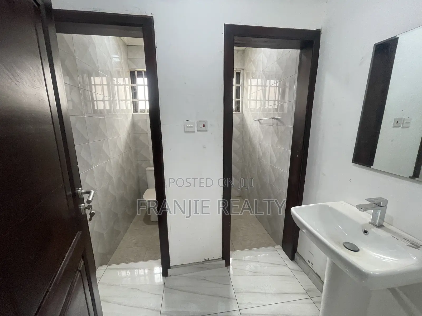 3bdrm Apartment in Franjie Realty, West Hills Mall Area for rent