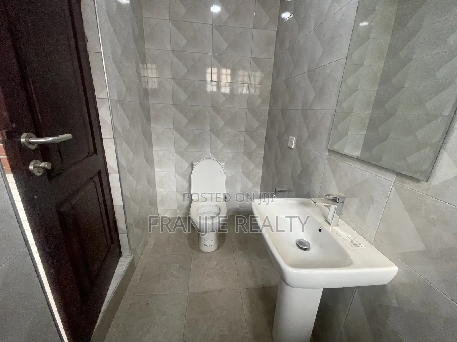 3bdrm Apartment in Franjie Realty, West Hills Mall Area for rent