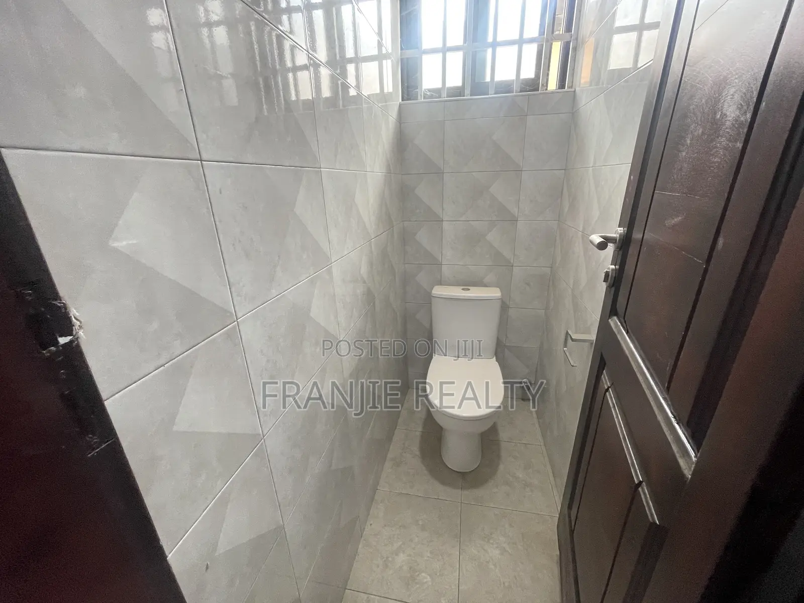 3bdrm Apartment in Franjie Realty, West Hills Mall Area for rent