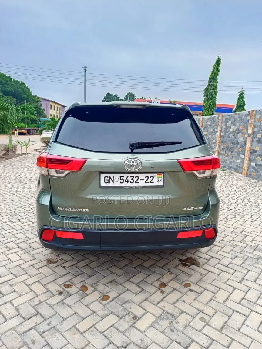 Toyota Highlander XLE 2019 Green
