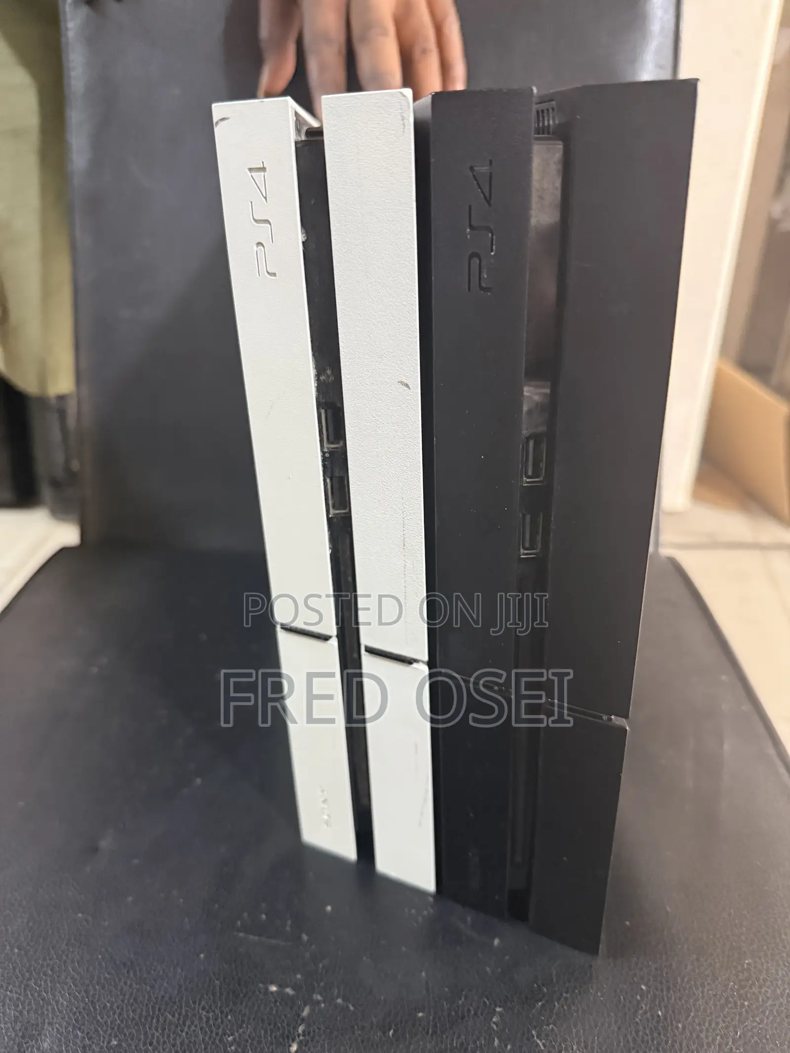 PlayStation 4 Standard