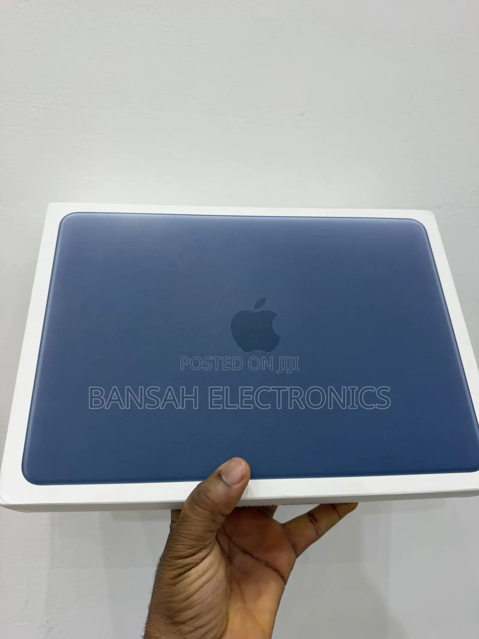 New Laptop Apple MacBook 8GB SSD 512GB
