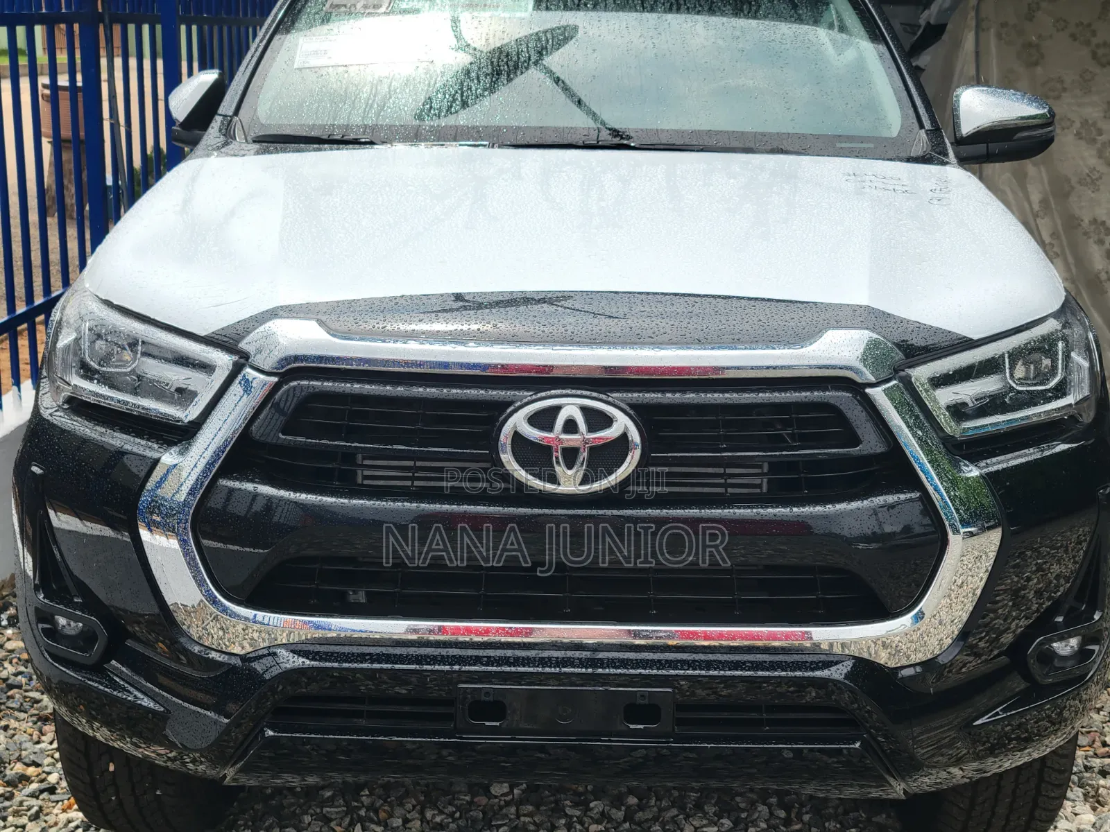 New Toyota Hilux 2025 Black