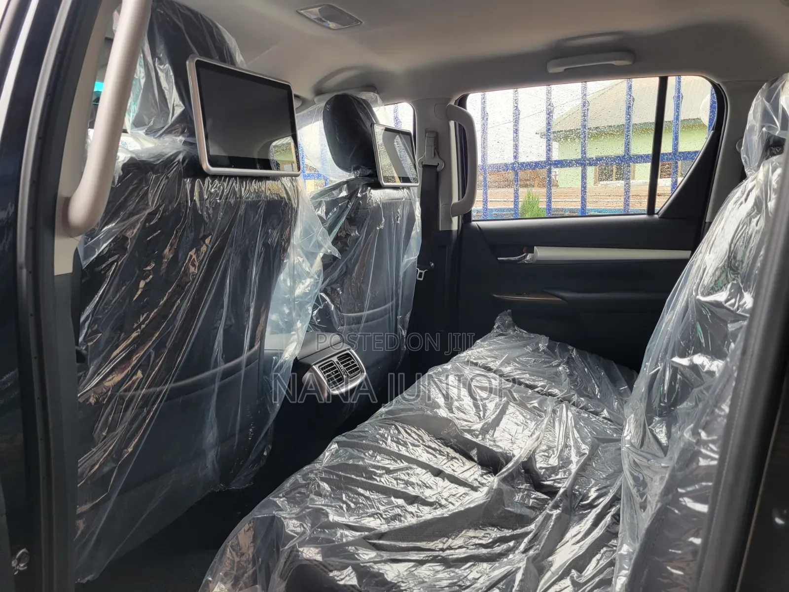 New Toyota Hilux 2025 Black