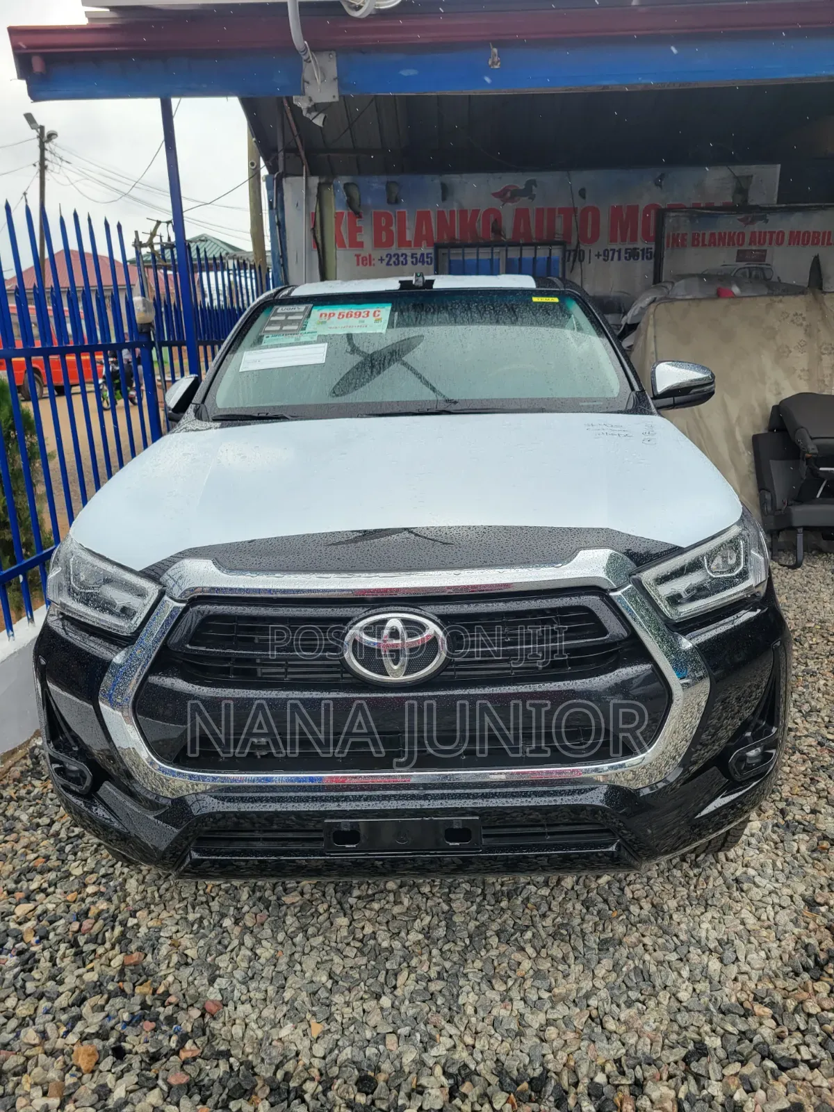 New Toyota Hilux 2025 Black