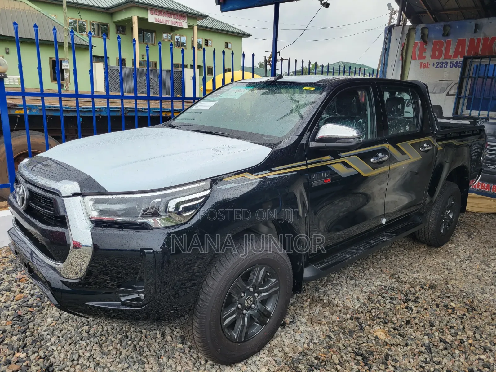 New Toyota Hilux 2025 Black