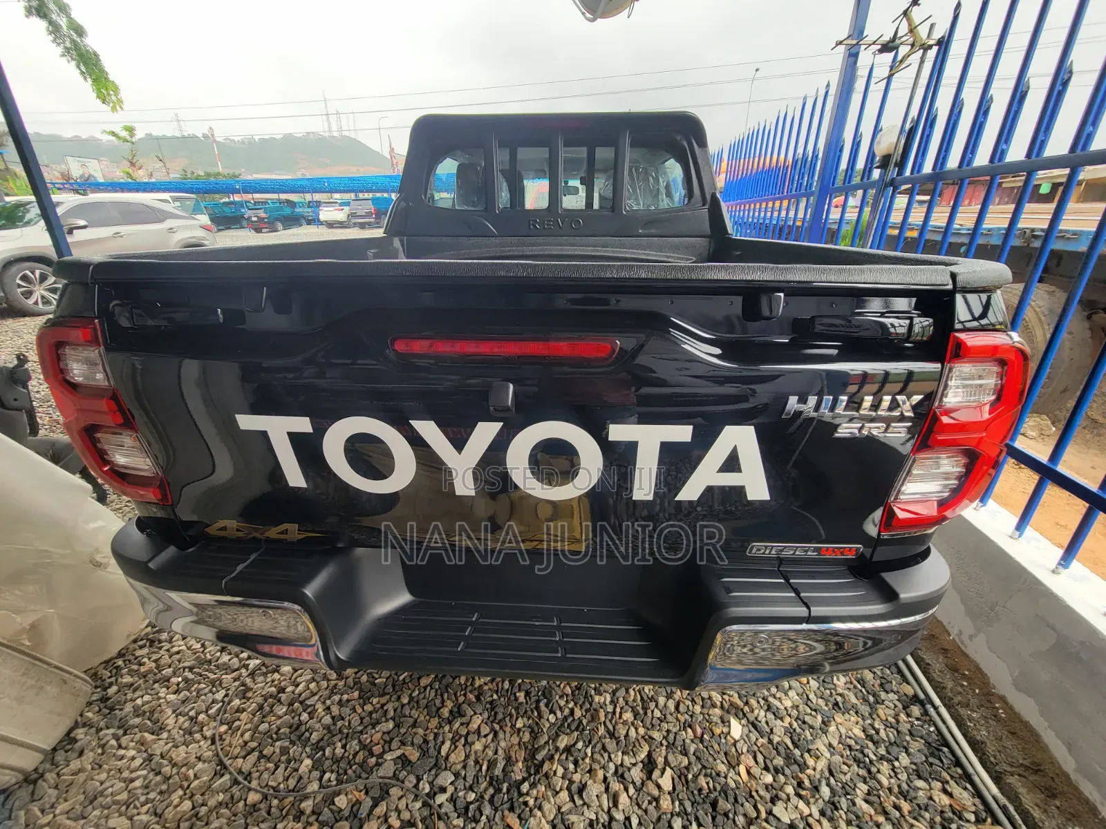 New Toyota Hilux 2025 Black