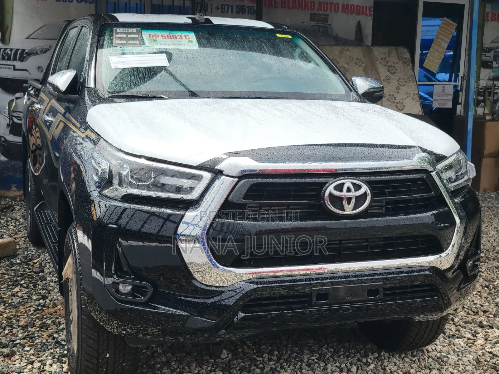 New Toyota Hilux 2025 Black