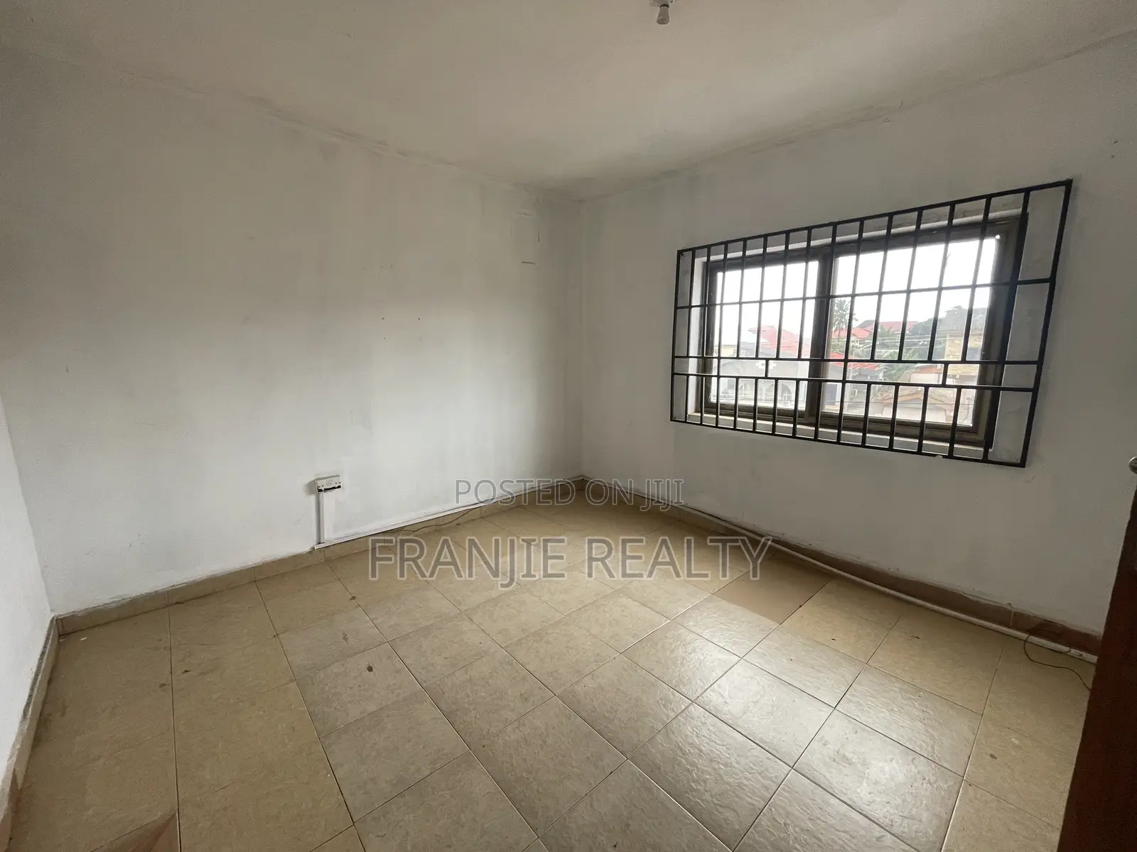 3bdrm Apartment in Franjie Realty, West Hills Mall Area for rent