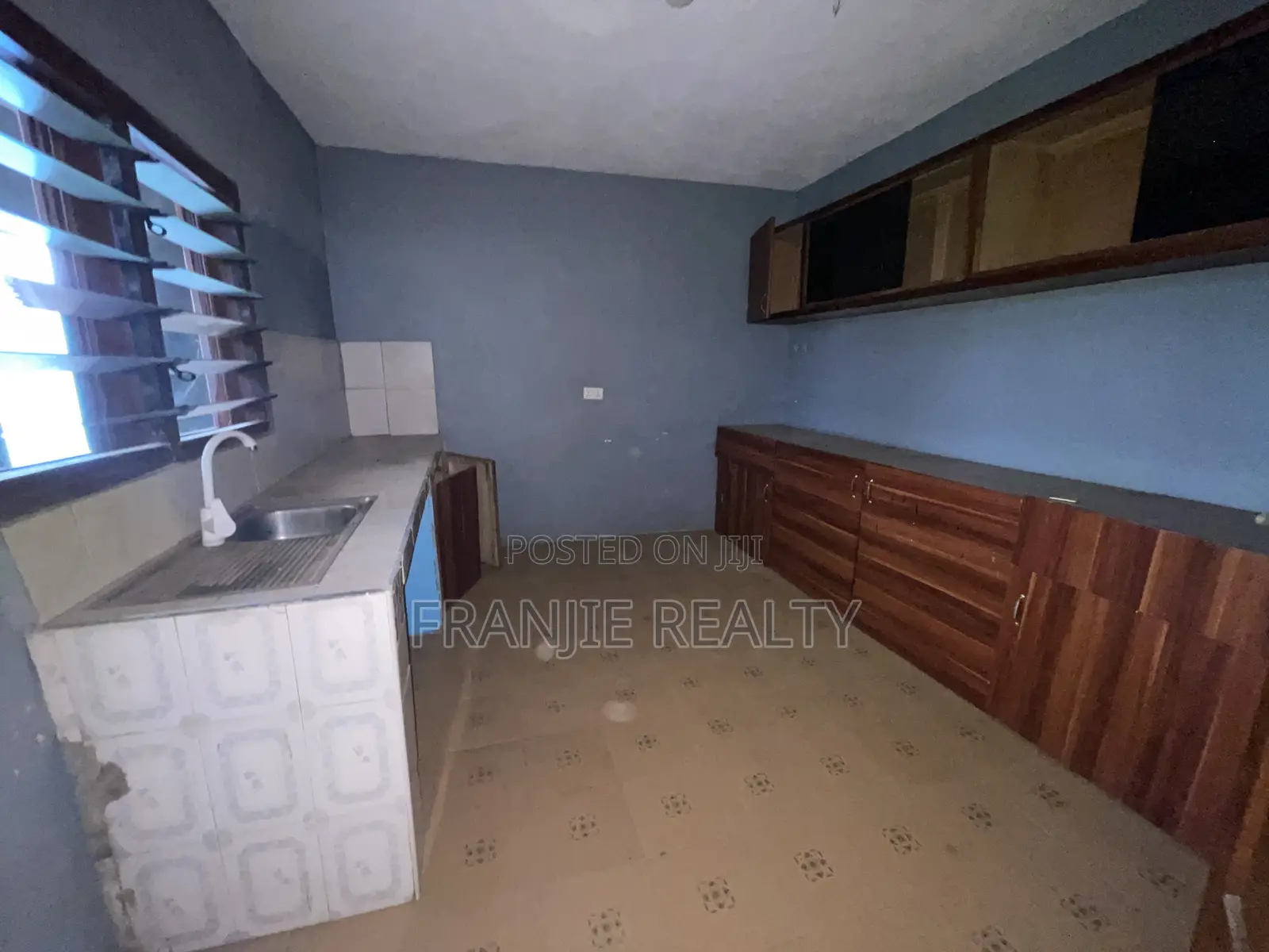 3bdrm Apartment in Franjie Realty, West Hills Mall Area for rent