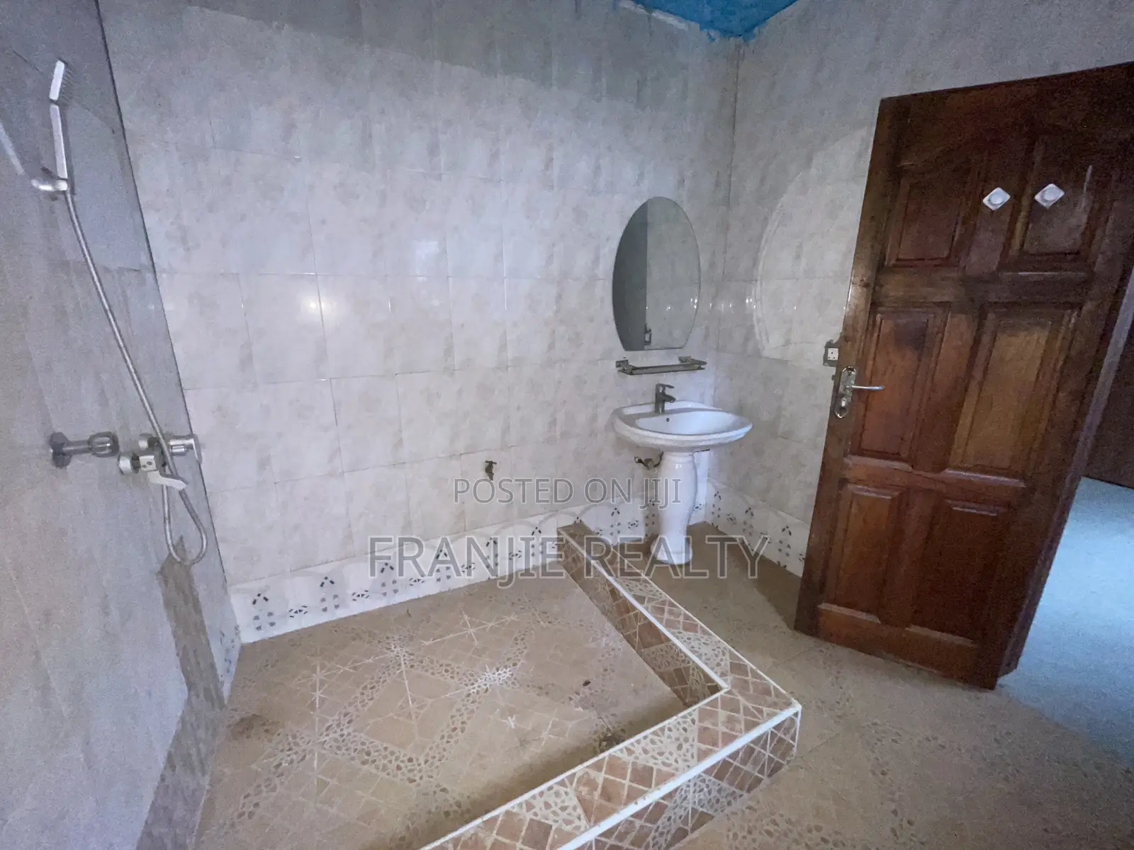 3bdrm Apartment in Franjie Realty, West Hills Mall Area for rent