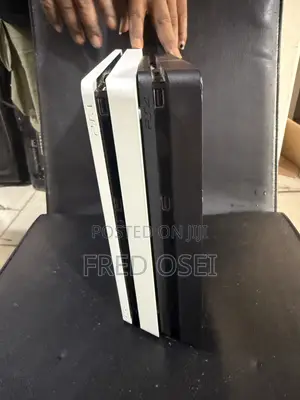 PlayStation 4 Slim