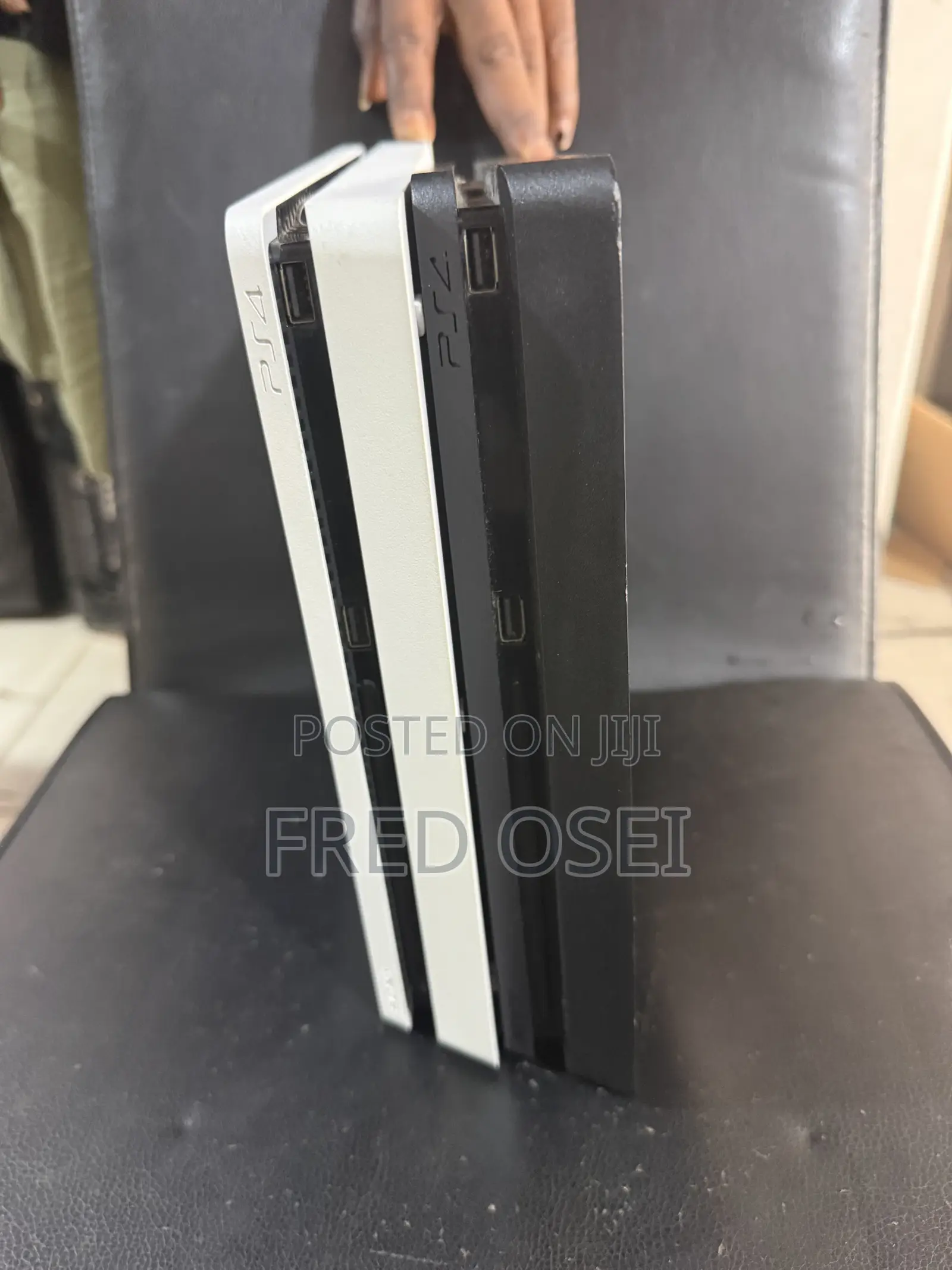 PlayStation 4 Slim
