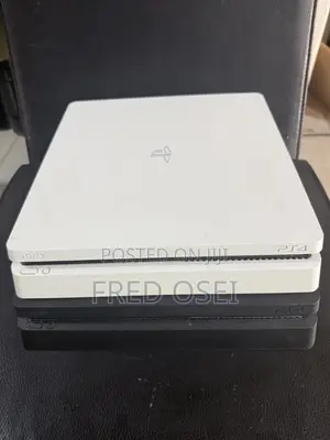 PlayStation 4 Slim