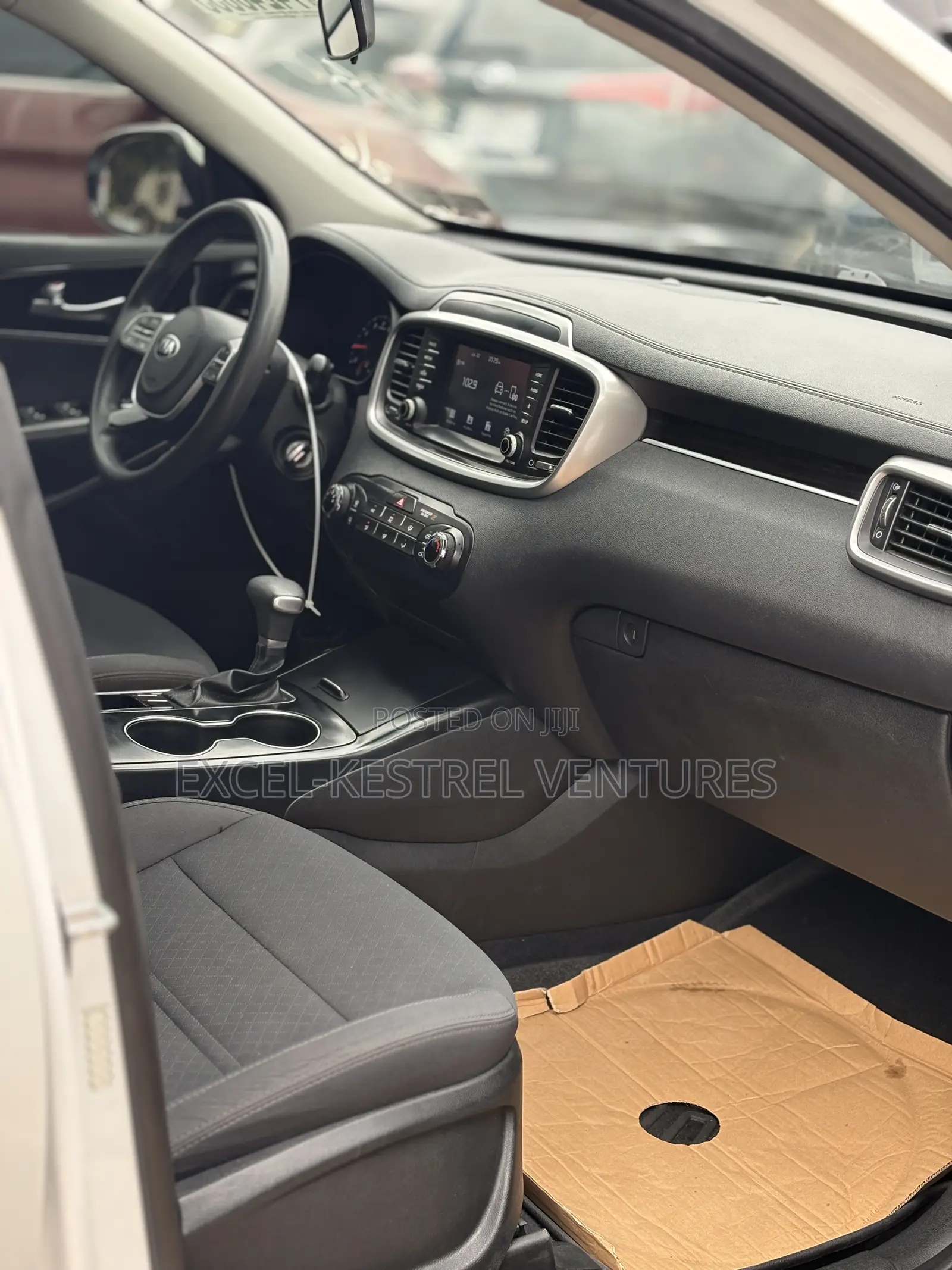 Kia Sorento 2.4L LX FWD 2020 White