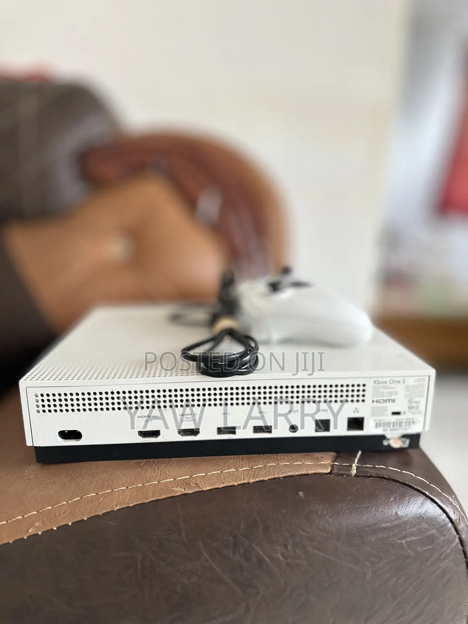 Xbox One S 1TB With 6 Games Offline and 1 Original Gamepad, Very NEAT