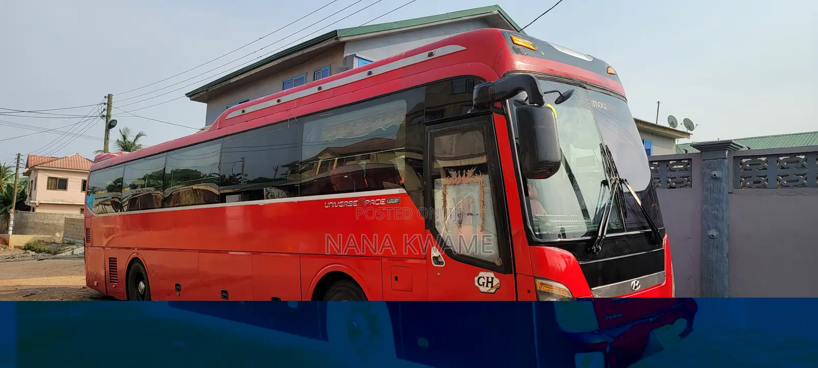 Hyundai Universe 2010 Red
