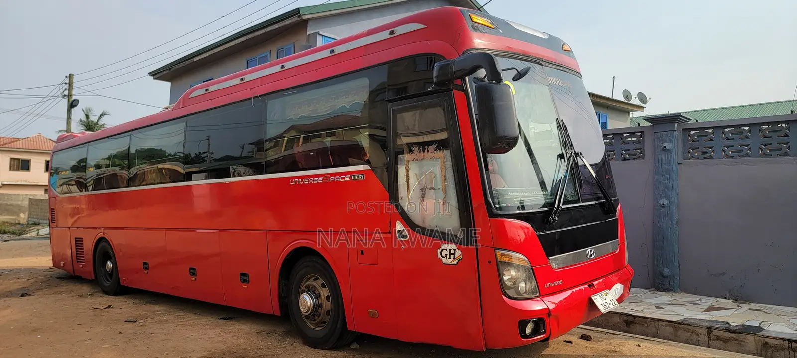 Hyundai Universe 2010 Red