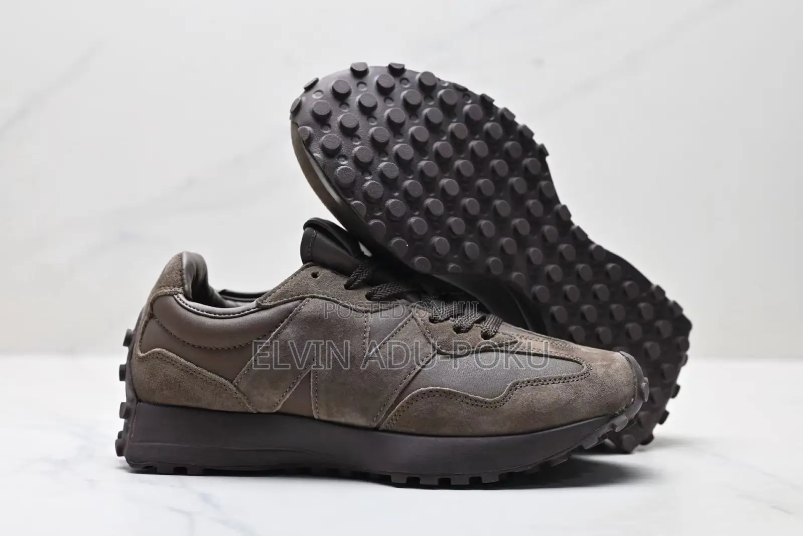 New Balance 327 “ Mushroom Brown “ Sneaker