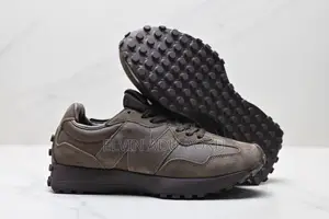 New Balance 327 “ Mushroom Brown “ Sneaker