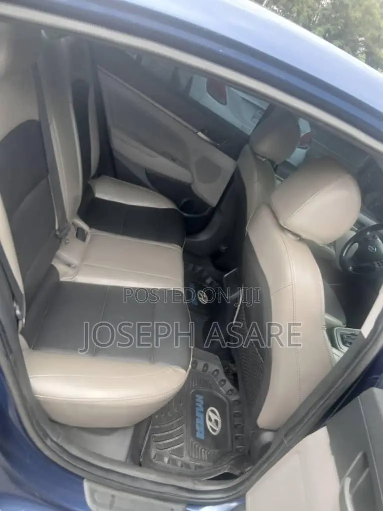 Hyundai Elantra 2019 Blue