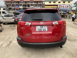Toyota RAV4 LE 4dr SUV (2.5L 4cyl 6A) 2015 Red